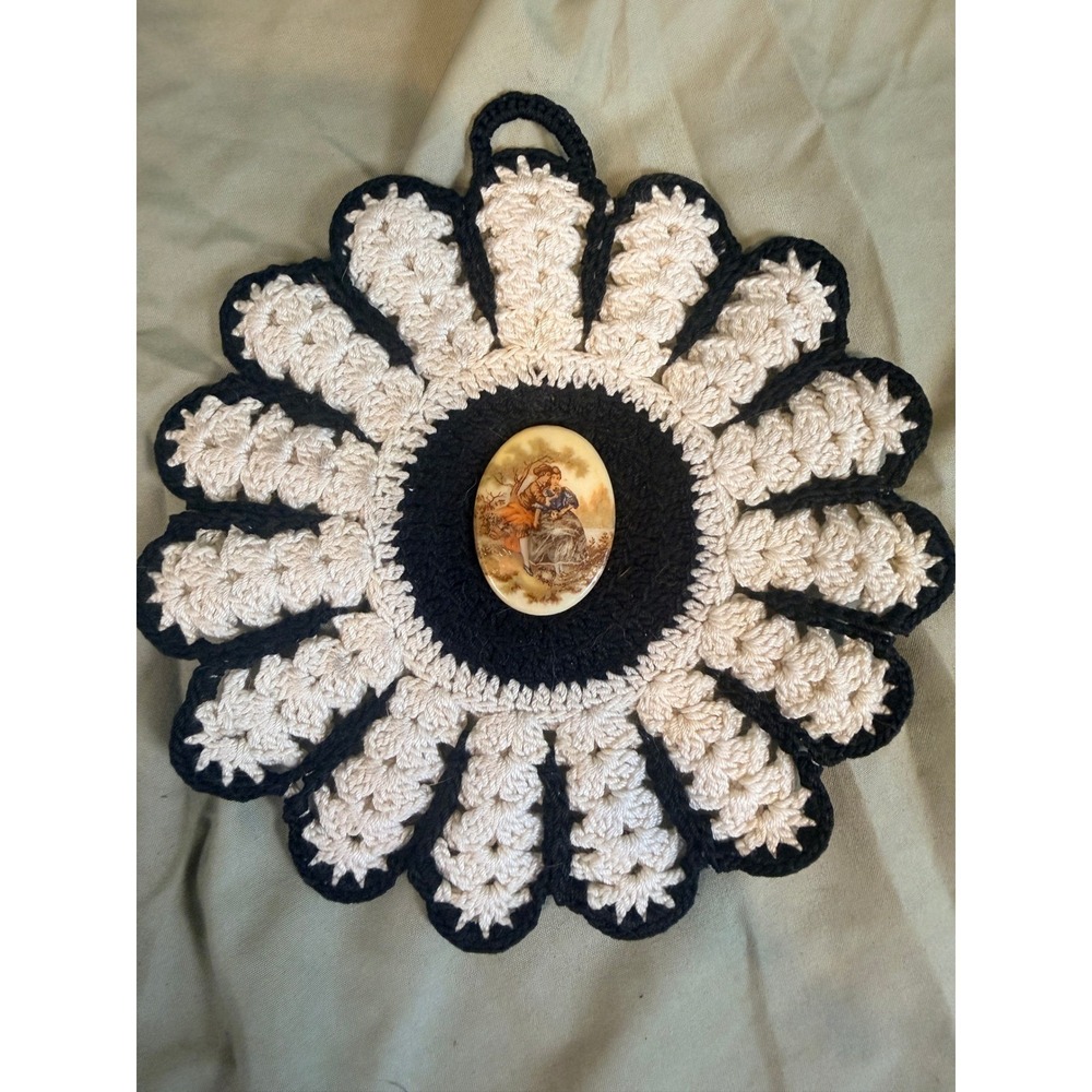 Vintage Handmade Crochet Potholder Black White Flower Fragonard Cameo 6.5"